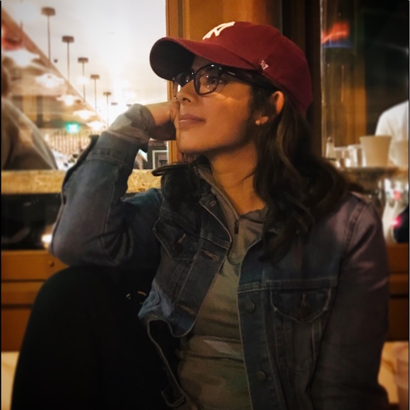 Meet your Posher, Celestina - Picture 1 of 1